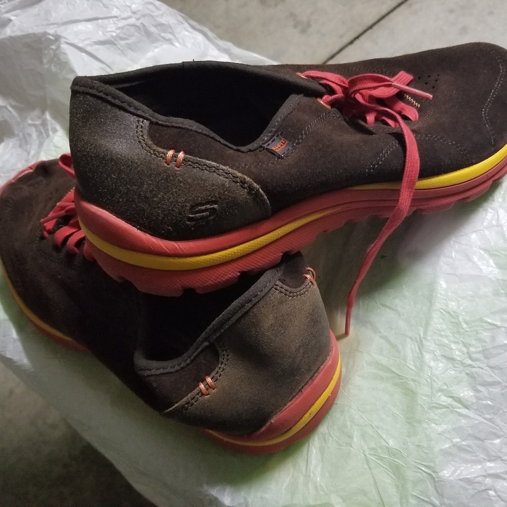 Sketchers shoes